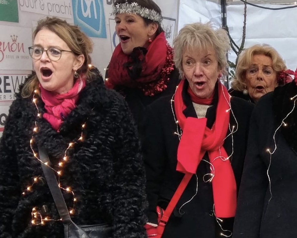 The Singing Pearls